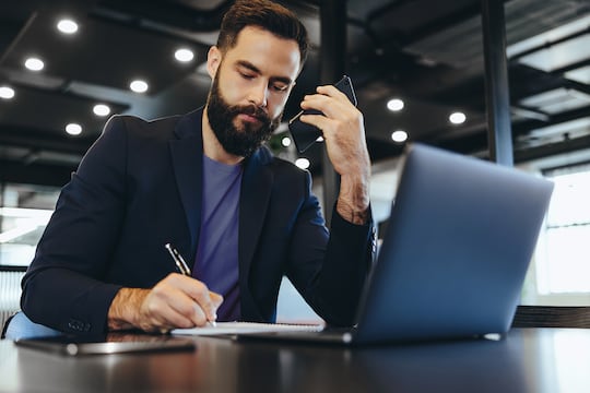 Mobilité d’entreprise : simplifier la gestion des flottes mobiles tout en renforçant sécurité et flexibilité