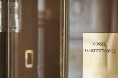 Lutte contre la fraude santé : LFI et le PS saisissent le Conseil constitutionnel, les parlementaires contestent l’échange de données entre la Sécurité sociale et les assureurs