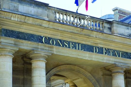 Réforme du courtage : un recours pour excès de pouvoir déposé devant le Conseil d’État