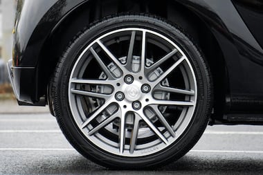 Quels sont les critères à considérer pour bien choisir ses pneus de voiture ?