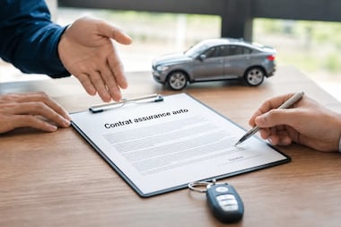 Assurance auto : les banques peuvent-elles rivaliser avec les assureurs traditionnels ?